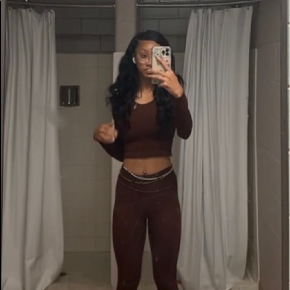 Meet your Posher, Aniya